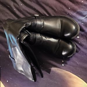 Dream Pairs Size 11 wide width knee high wide calf 1 inch heel boots.